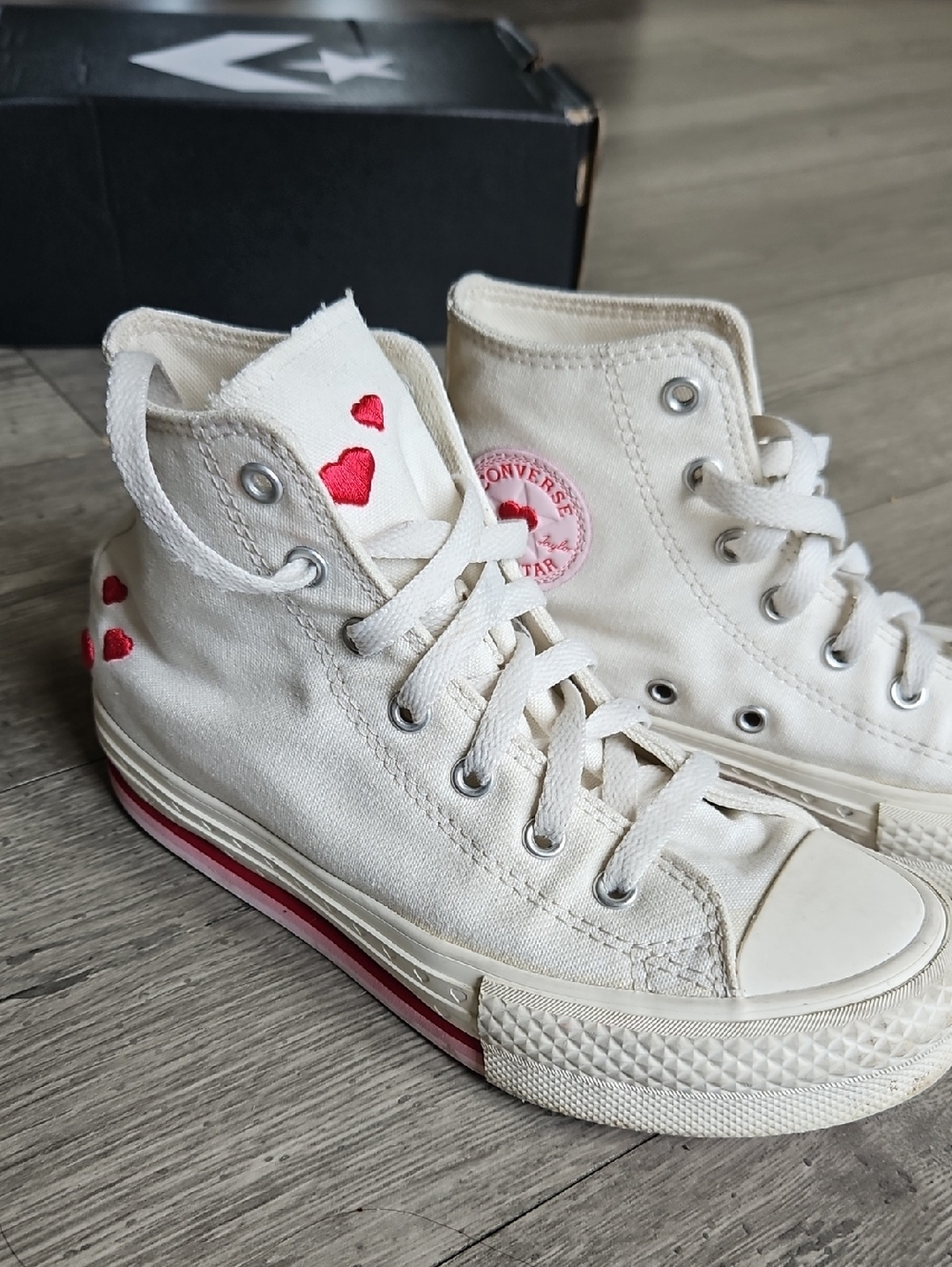 4/$20 Converse Chuck Taylor All Star Hearts Embroidered High Tops - Size 3 - Picture 9 of 10